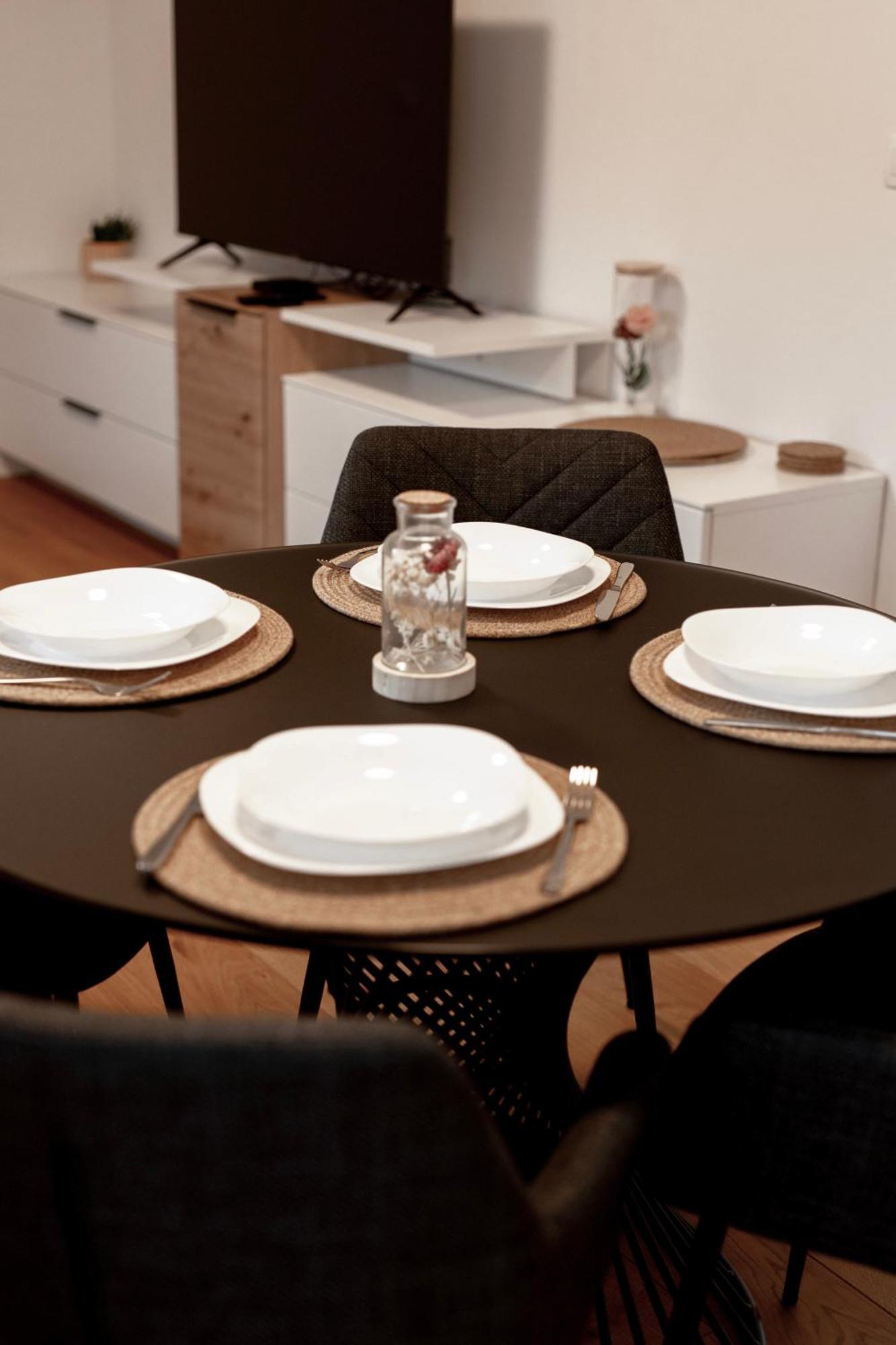 Aura Apartments Жировница Экстерьер фото