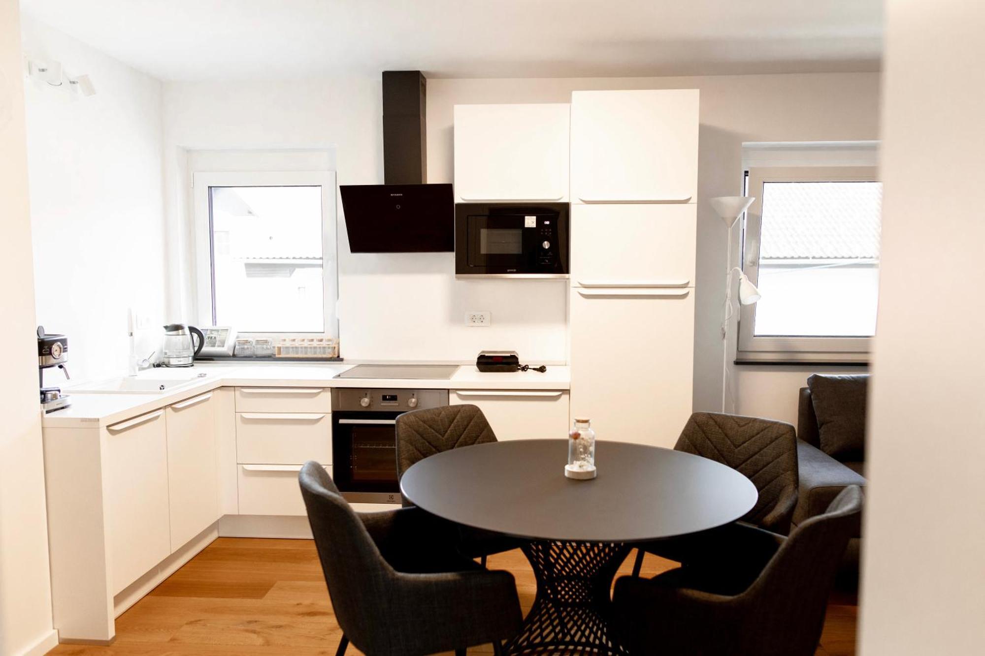 Aura Apartments Жировница Экстерьер фото