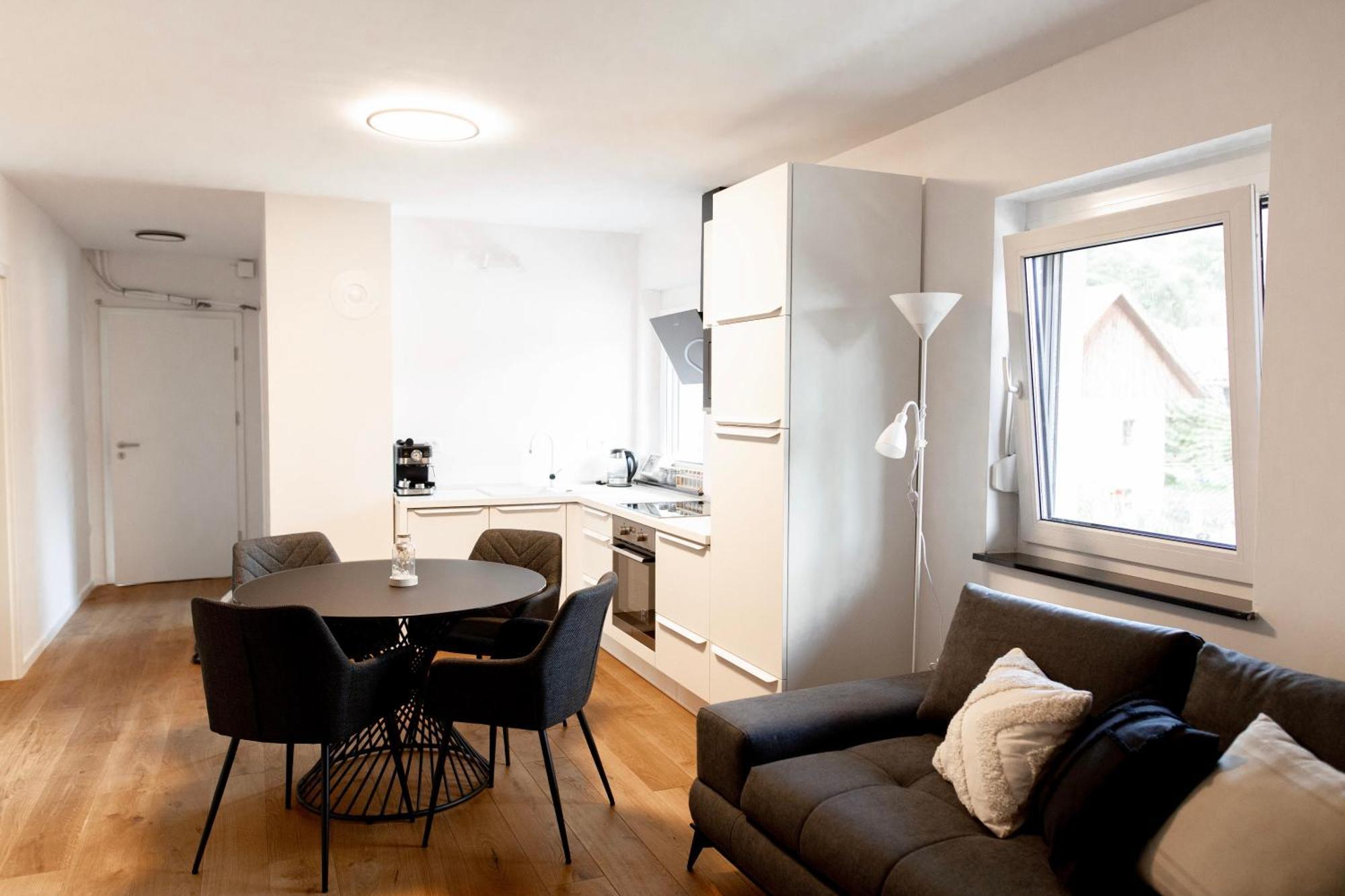 Aura Apartments Жировница Экстерьер фото