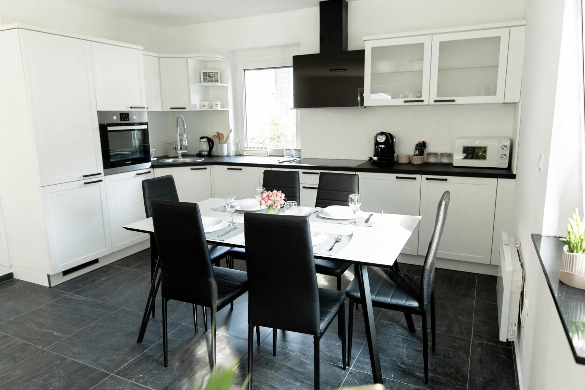 Aura Apartments Жировница Экстерьер фото