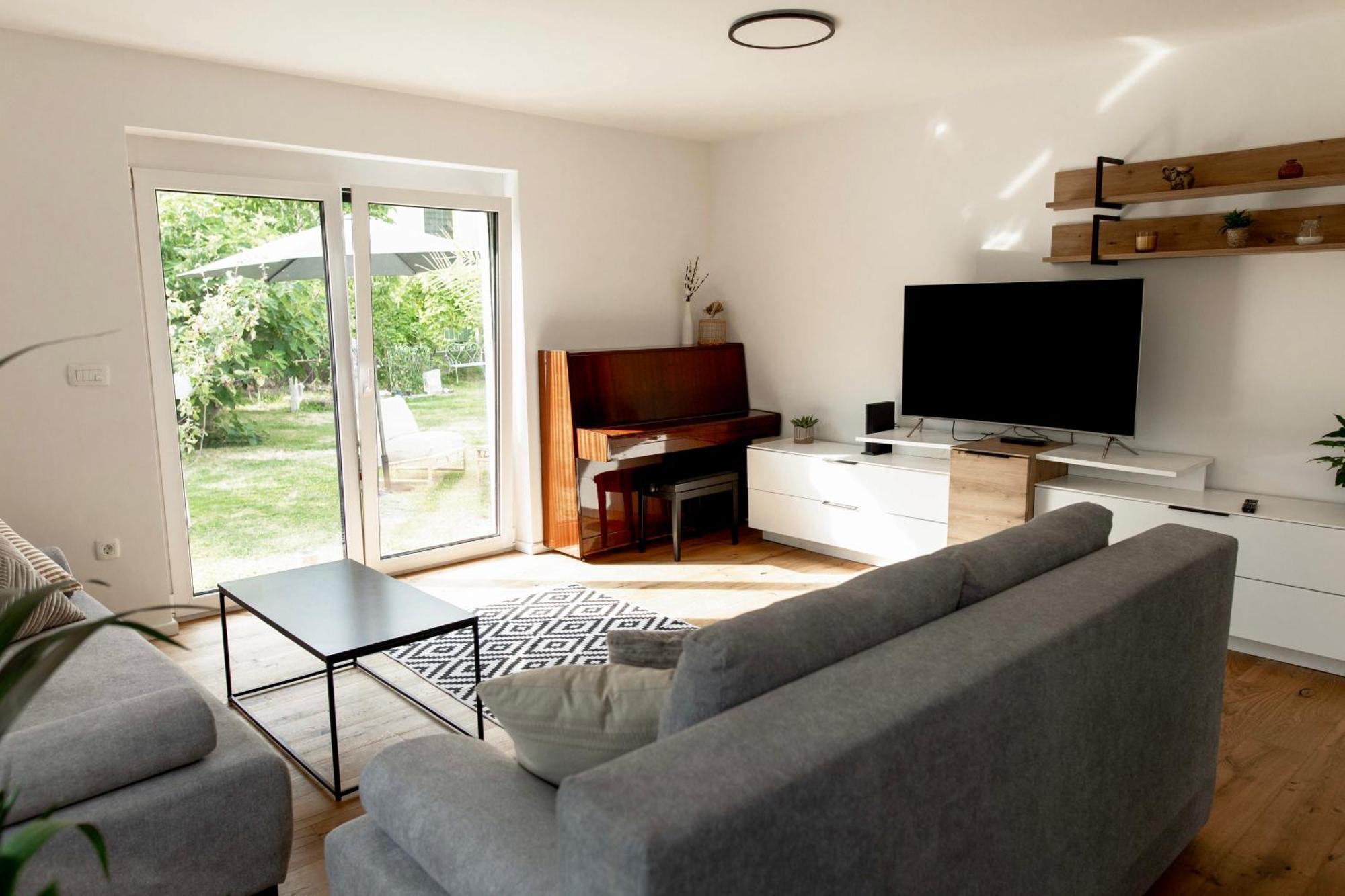 Aura Apartments Жировница Номер фото